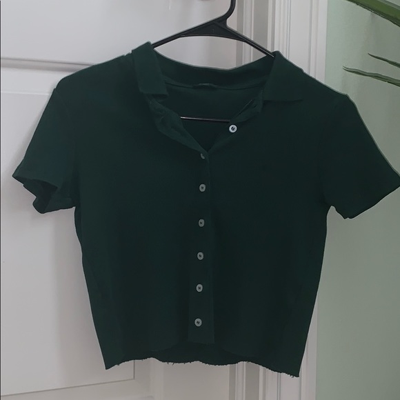 COPY - Cropped green polo shirt. - Picture 1 of 2